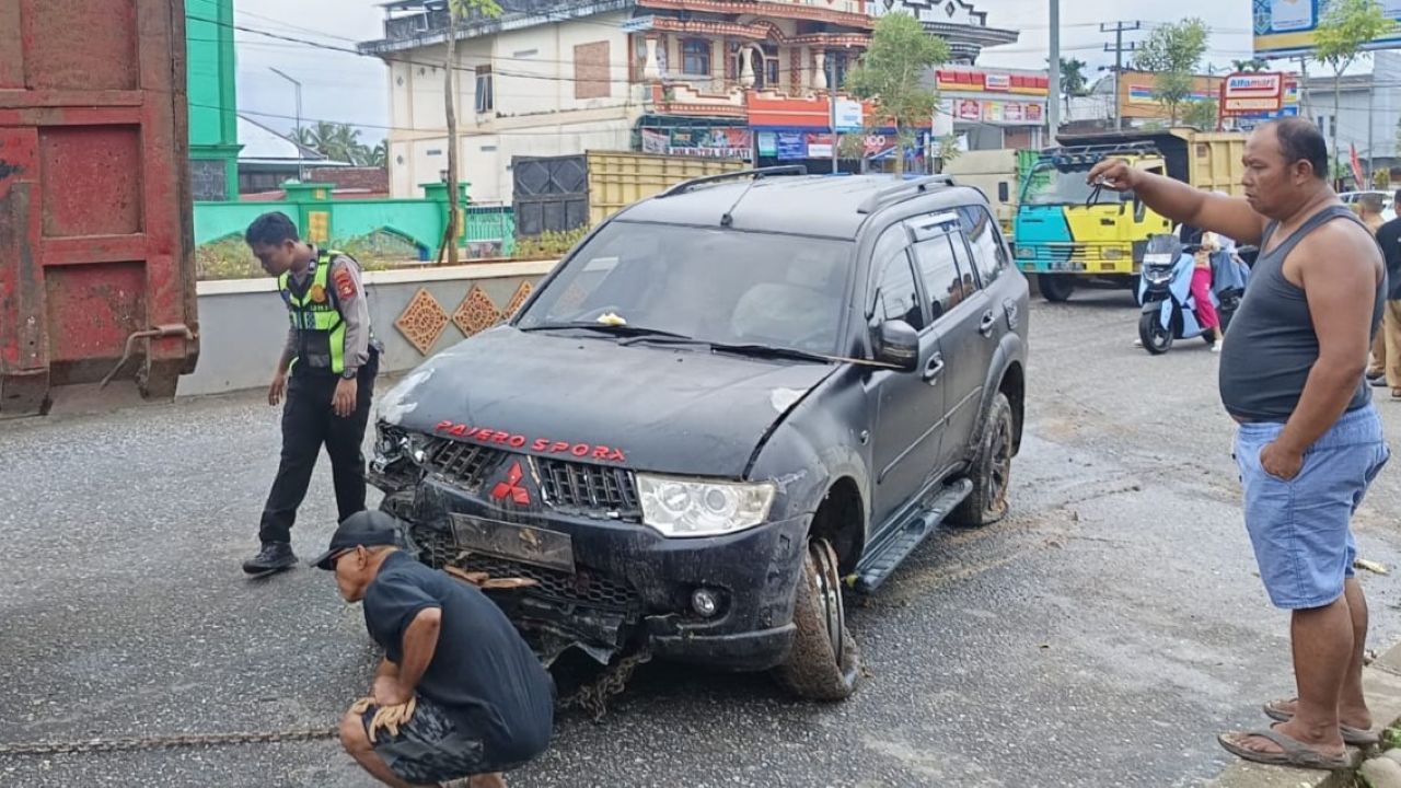 Hendak Apel Pagi, Polisi di Musi Rawas Utara Tabrak Motor, Gerobak dan Warung