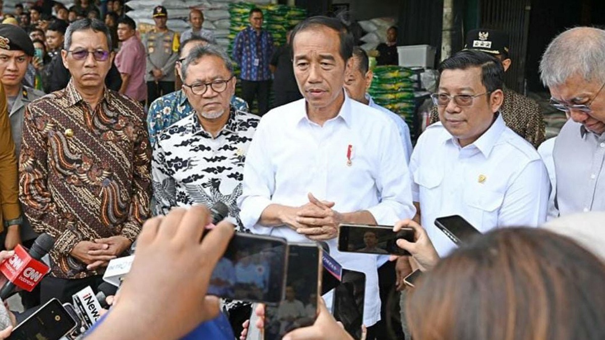 Jokowi Bantah Harga Beras Masih Mahal: Cek di Pasar, Sudah Turun