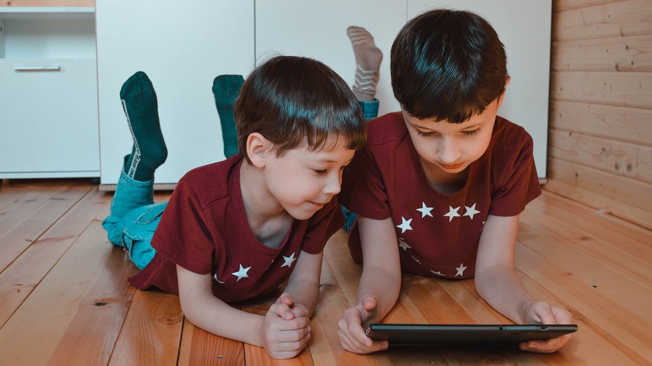 Selamat Hari Anak Sedunia, ini 10 Tips Mengelola Waktu dan Mendidik Anak di Era Digital