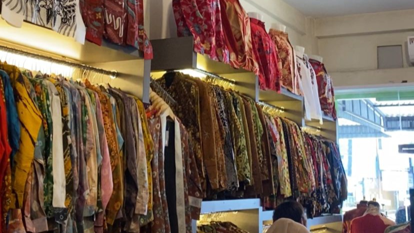 Super Lengkap! Batik Beragam Model Hingga Songket Ada di Tata Pesona Sriwijaya Lubuk Linggau