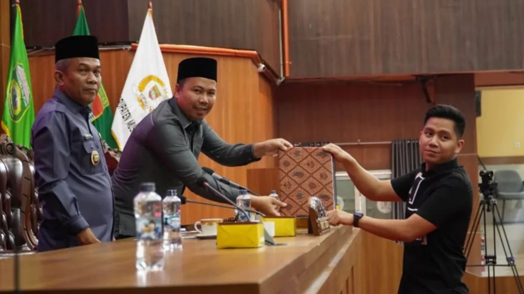 Paripurna DPRD Musi Rawas, 7 Fraksi Sepakati 4 Raperda Dibahas