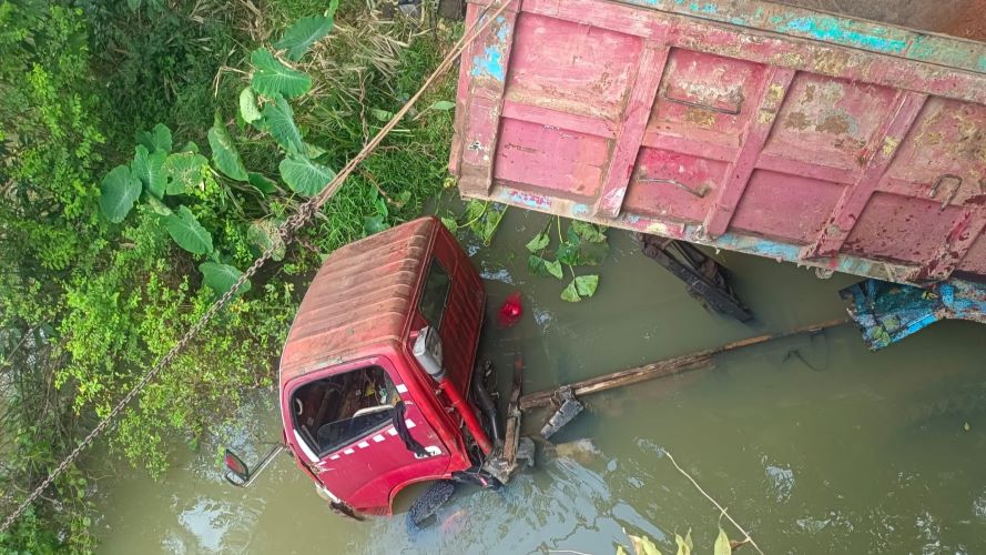 Dump Truk Terjun ke Sungai di Tugumulyo Mura, Begini Kondisi Sopir