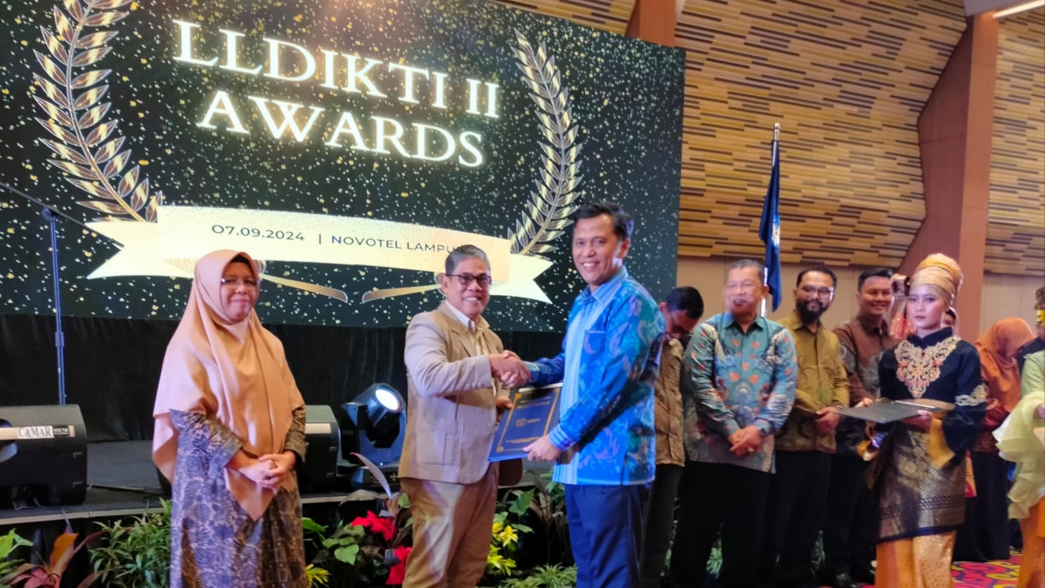 UNPARI Raih 2 Penghargaan LLDikti II Award 2024, Diikuti 182 Perguruan Tinggi Swasta