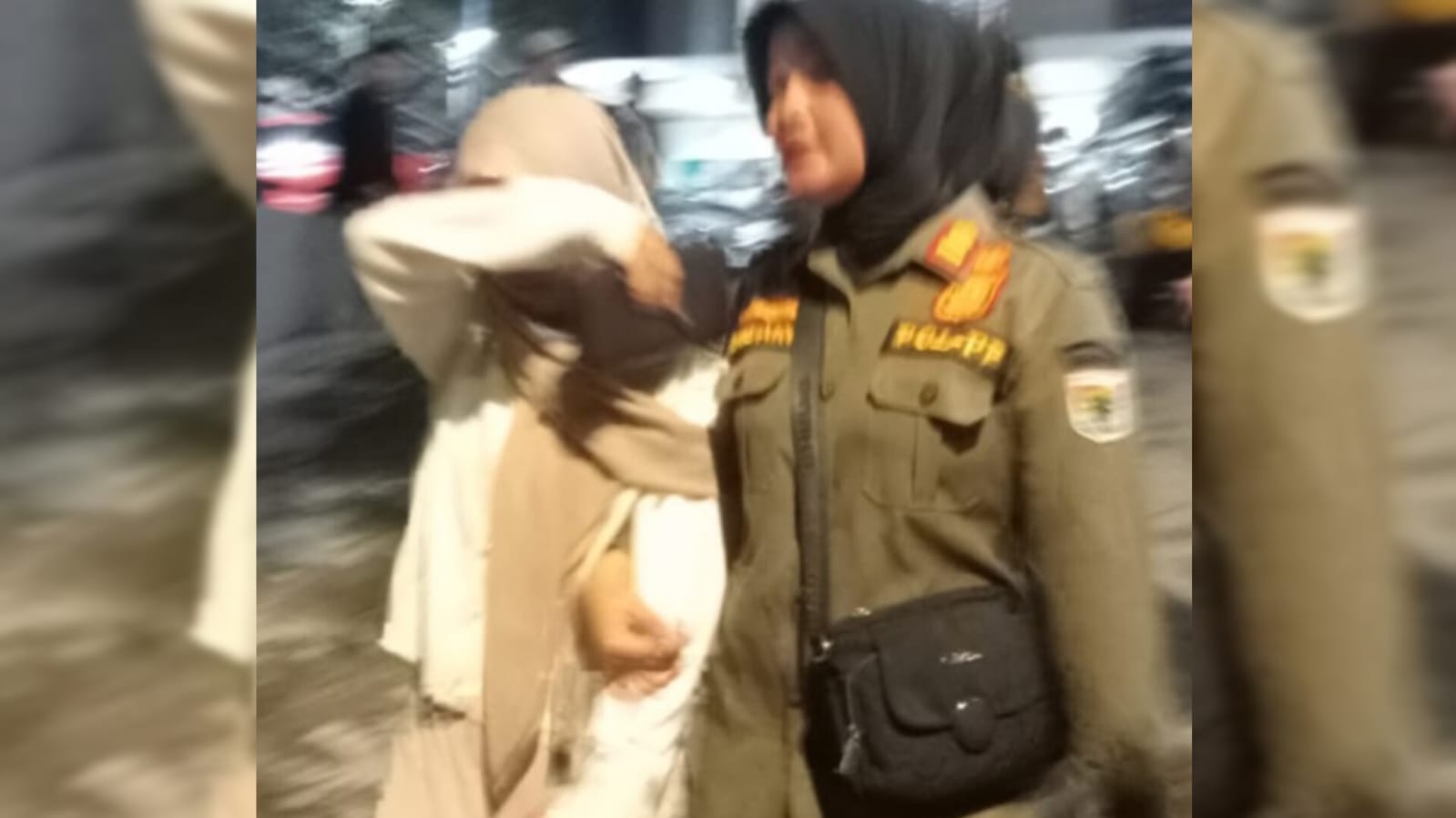 Pria Asal PALI Bersama Oknum Bidan Lubuk Linggau Asyik Berduaan di Kamar Hotel, Apes Tiba-tiba Ada Pol PP