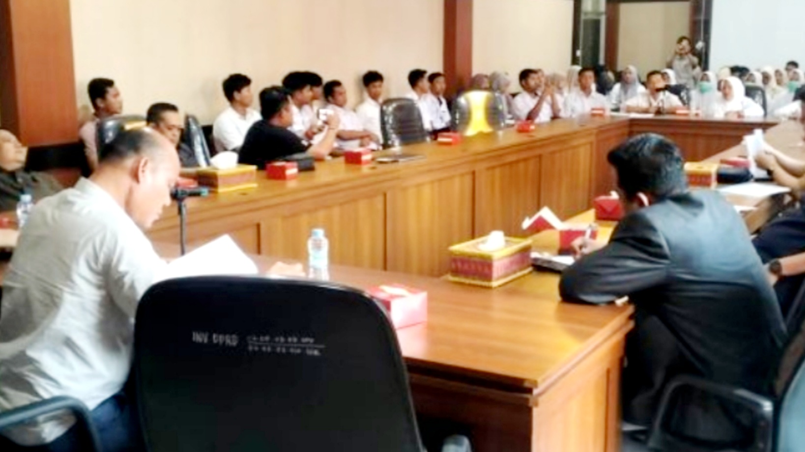 Terancam Dirumahkan, Ratusan Honorer Non Database di Musi Rawas Ngadu ke DPRD