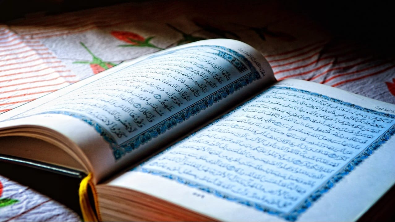 5 Keutamaan Membaca Al-Quran di Bulan Ramadan, Allah Tempatkan di Surga, Rugi Dilewatkan