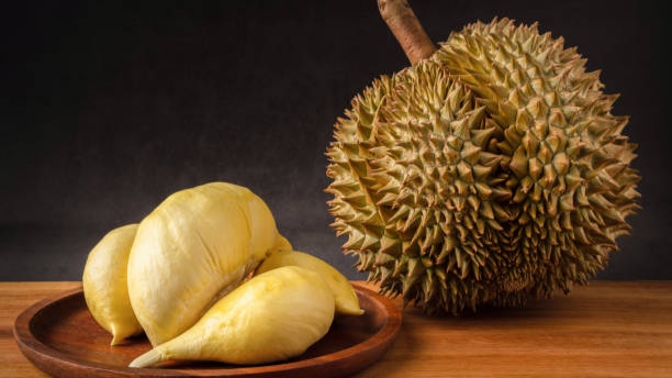 Durian Memiliki Aroma yang Menyengat, ini 5 Efek Sampingnya Jika Dikonsumsi Secara Berlebihan