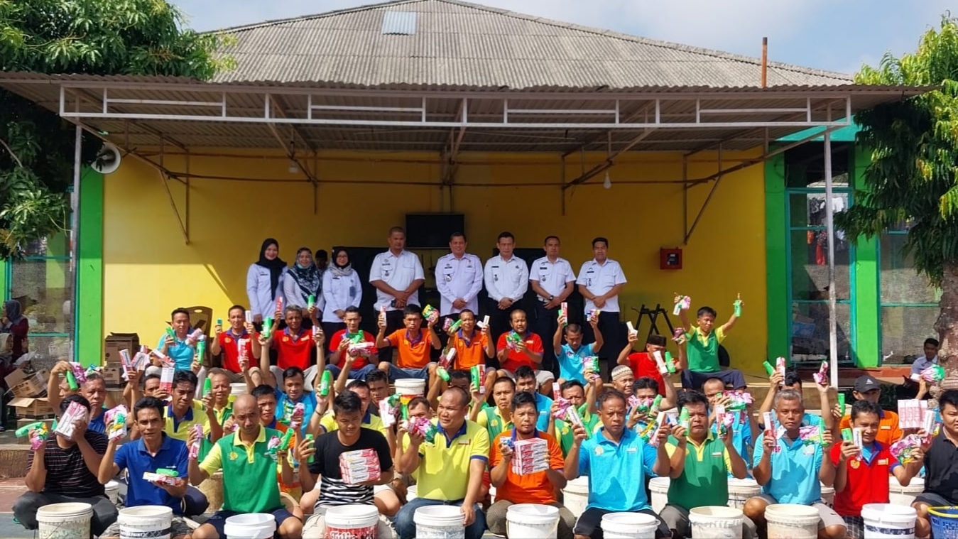 Guna Pemenuhan Kebutuhan Dasar, Lapas Kelas IIA Muara Beliti Bagikan Peralatan Mandi Kepada WBP