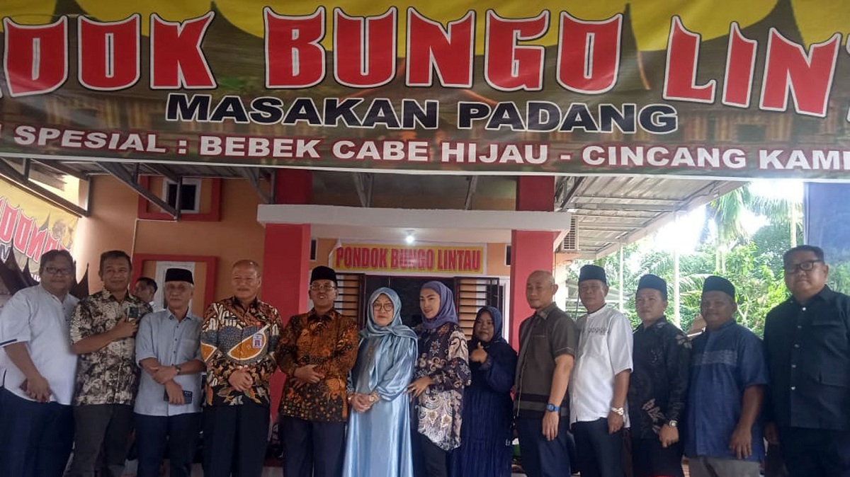 Grand Opening Pondok Bungo Lintau Sukses, Hadirkan Menu Spesial Bebek Cabe Hijau dan Cincang Kambing