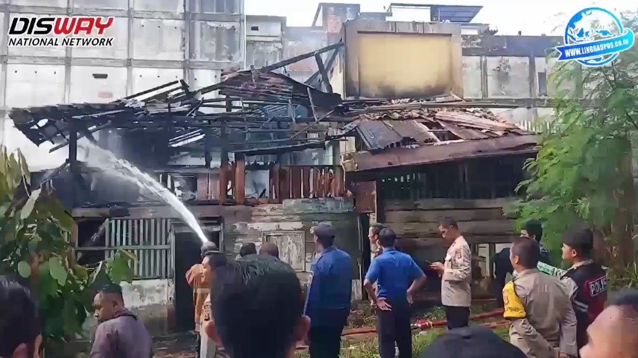 Rumah Milik Mantan Bupati Muratara di Lubuklinggau Hangus Terbakar