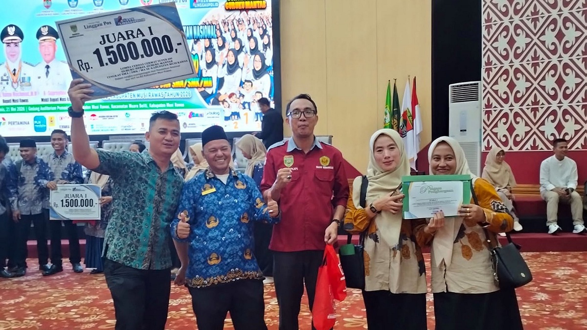 Prestasi Gemilang SMAN Semangus di Lomba Cerdas Cermat Super 100, Guru Bahasa Indonesia Raih Juara 1