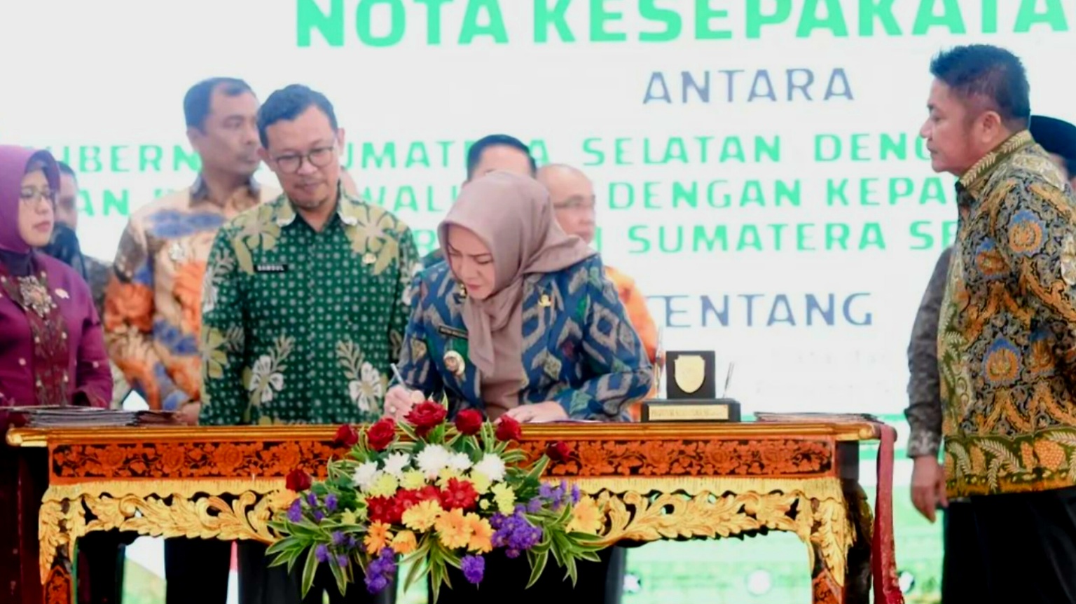 Bupati Hj Ratna Machmud Tandatangani MoU dengan Dengan Kepala BPS Musi Rawas