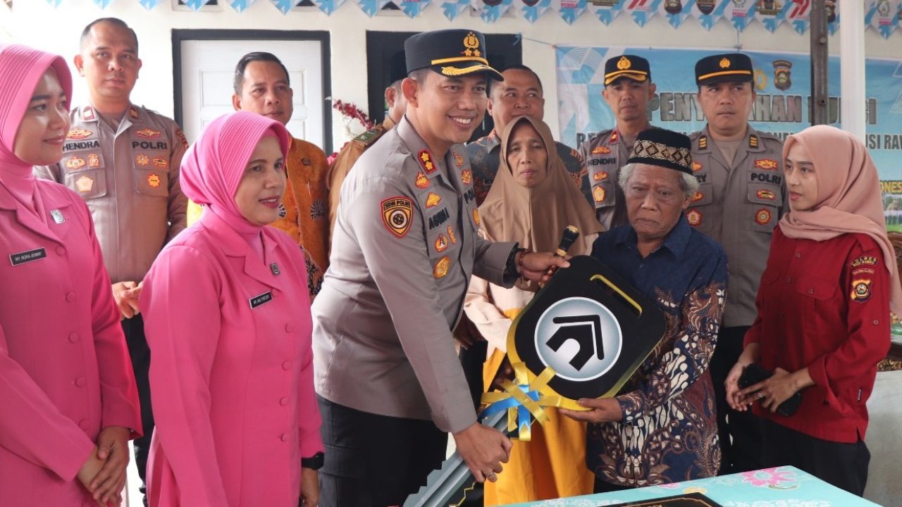 Arbi Warga Remayu Musi Rawas Terharu, Rumahnya Kini Sudah Permanen