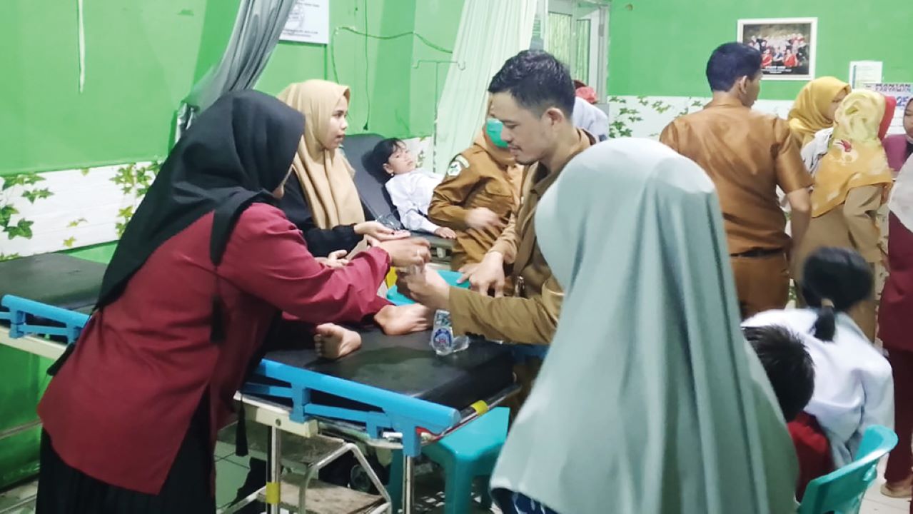 Ulat di Menu Makan Bergizi Gratis, 8 Pelajar Empat Lawang Dilarikan ke Rumah Sakit