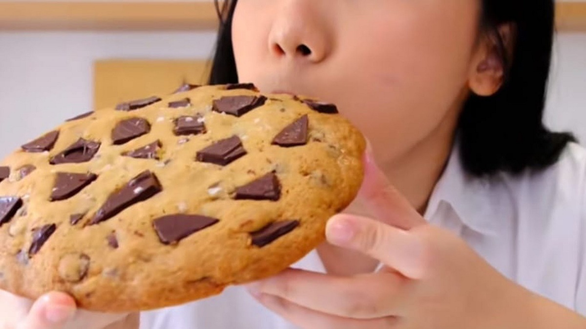 Inilah Resep dan 5 Tips Membuat Makanan Viral di TikTok, Giant  Cookie Anti Gagal