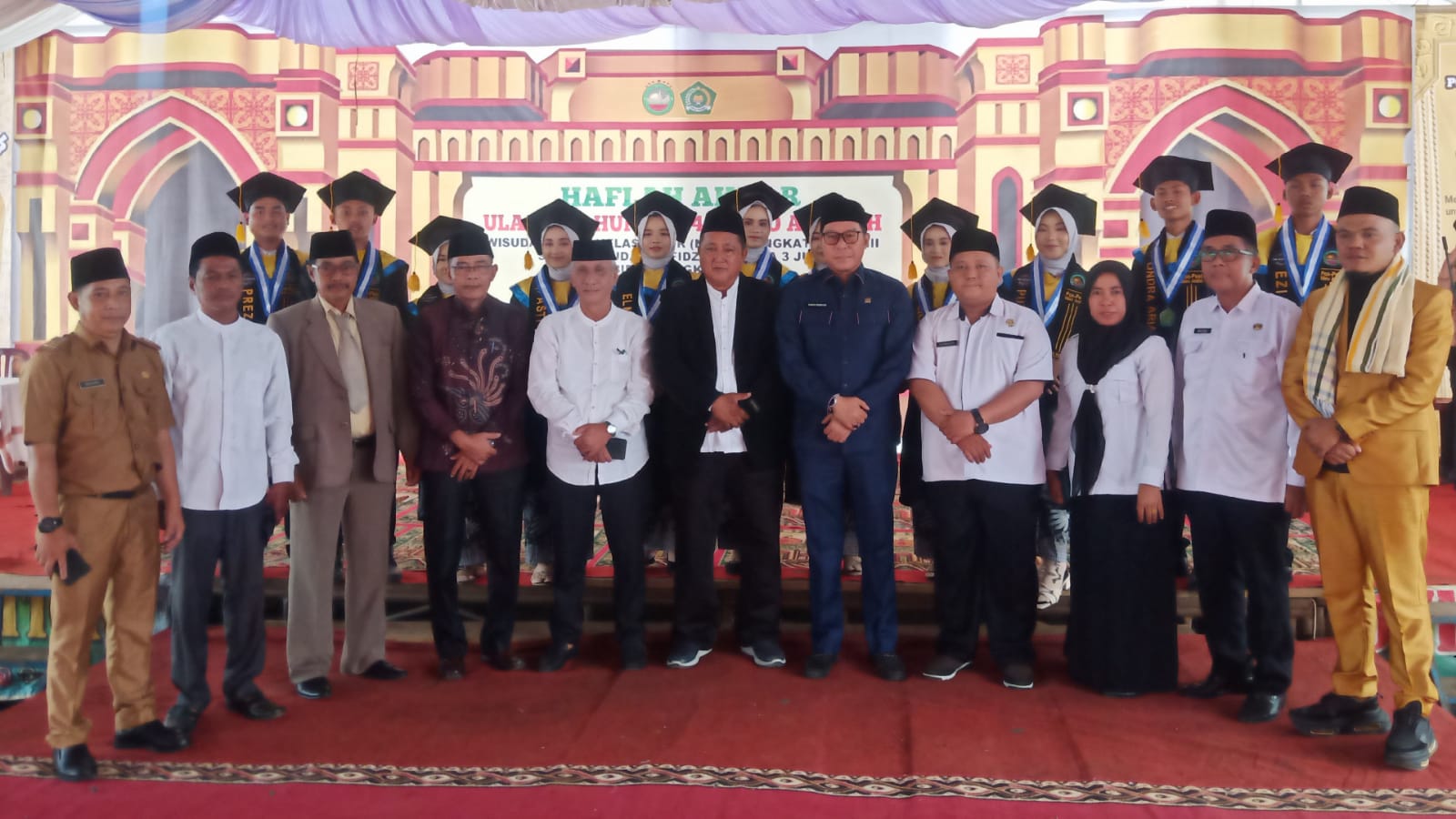 Ponpes Misro Arafah Sukses Gelar Hafla Akbar ke-4 dan Wisuda 