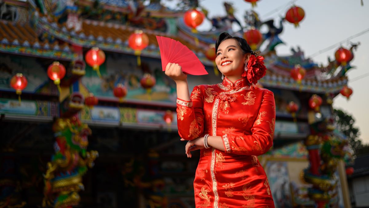 Mengenal Baju Cheongsam Beijing, Pakaian Khas Tahun Baru Imlek