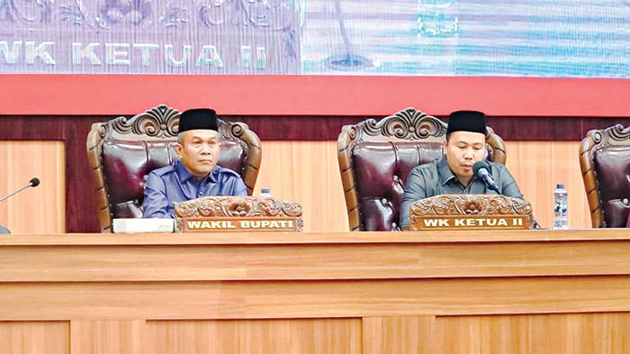 Rapat Paripurna Dengarkan Tanggapan Bupati Musi Rawas Terhadap 9 Raperda DPRD Musi Rawas