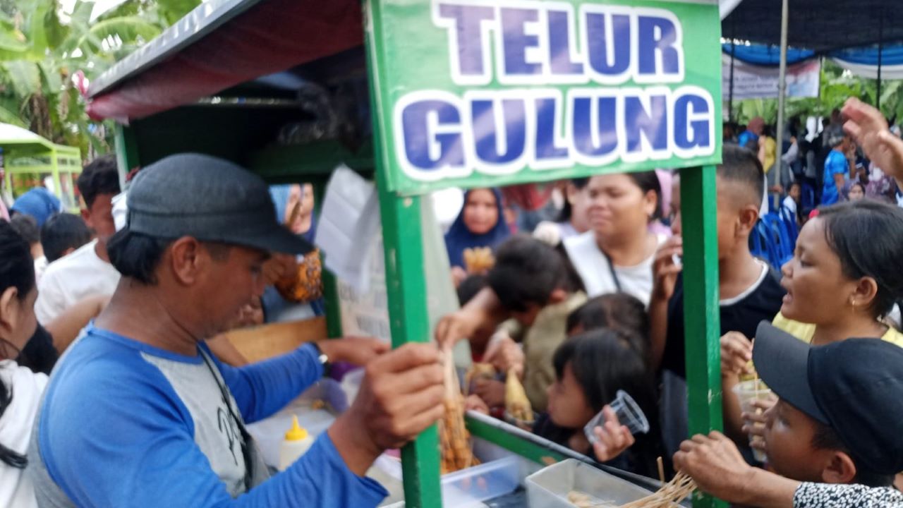 Berkah Kampanye, Pedagang Keliling Doakan Yoppy Karim dan H Rustam Effendi Menang