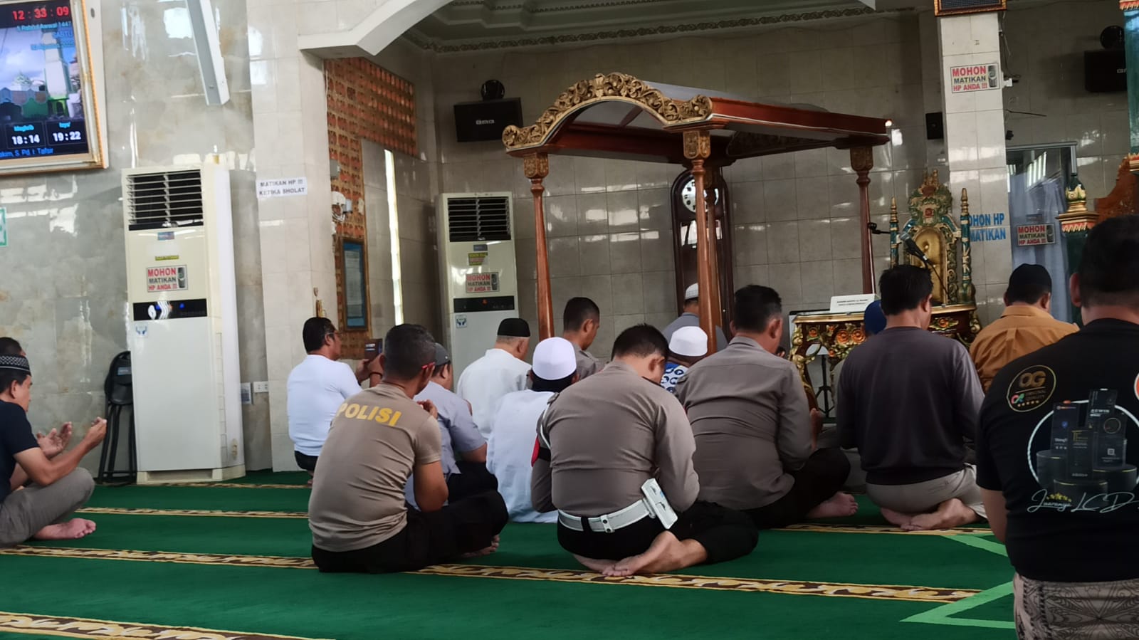 Polisi di  Lubuk Linggau dan Masyarakat Gelar Doa Bersama untuk Affan Kurniawan 