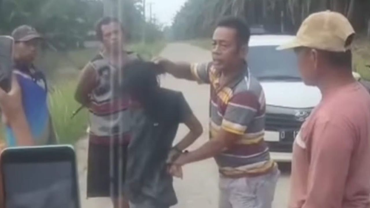 Terduga Maling Motor di Bina Karya Muratara Babak Belur Diamuk Warga
