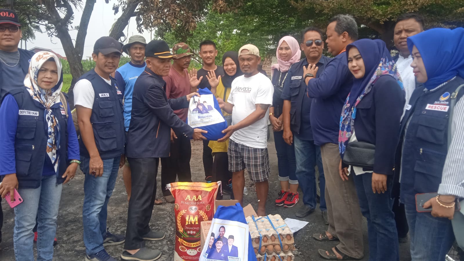 Peduli Korban Kebakaran, DPD NasDem Lubuklinggau Kembali Berikan Bantuan Sembako
