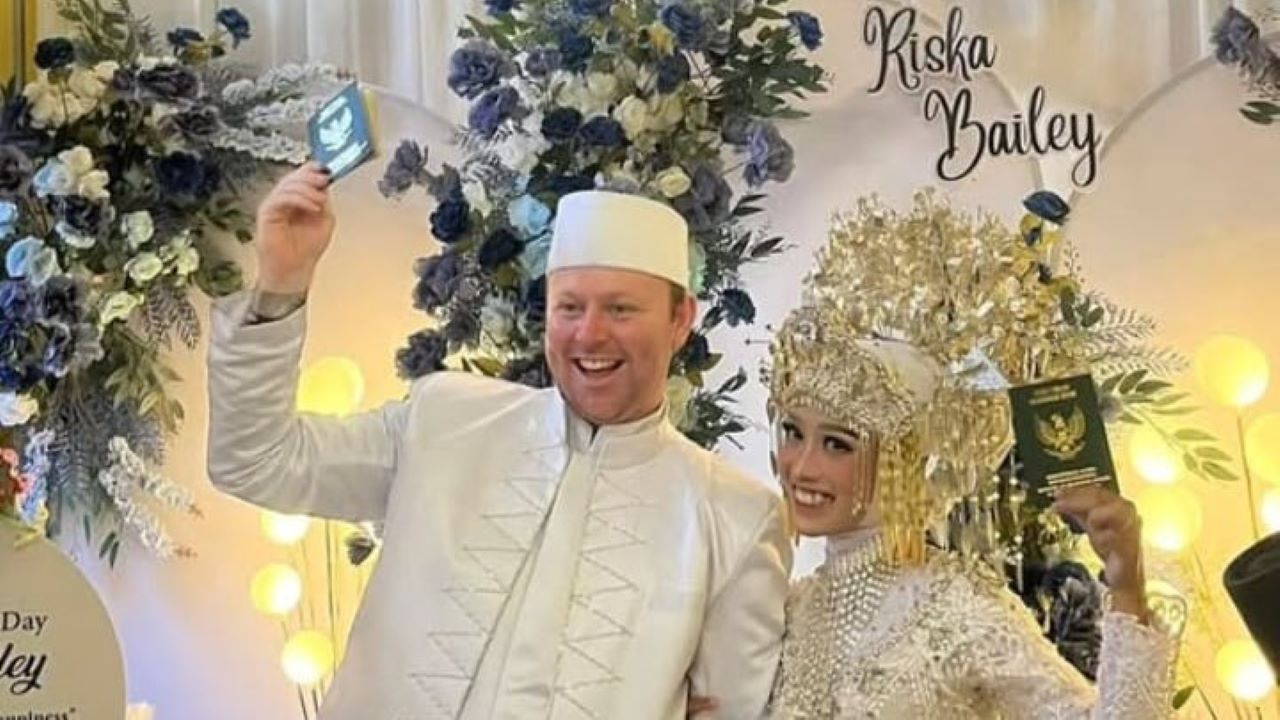 Cerita Gadis Belitang OKU Timur Dinikahi Bule dengan Mahar Rumah Hingga Uang Ratusan Juta Rupiah