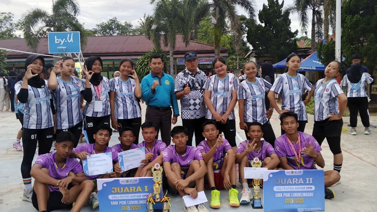 Jadi Tuan Rumah Turnamen Bola Voly Cup 2025, Tim SMK PGRI Lubuk Linggau Raih Juara 1 dan 2