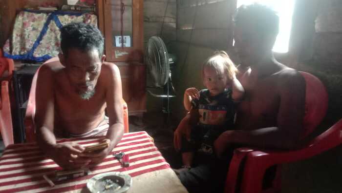 Suku Anak Dalam di Muratara Lebih Suka Belanja Online, Begini Cerita Kepala Suku