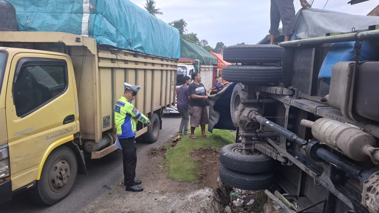 Kronologis Truk Asal Rejang Lebong Terbalik di Musi Rawas Jelang Subuh