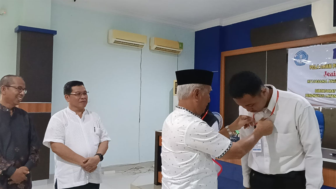 Wawako Lubuk Linggau Buka PKW LPMIK SSU dan Linggau Pos Group