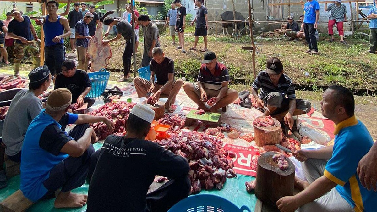 Ikuti 2 Tips Ini Agar Makan Daging Kurban Idul Adha Tak Khawatir Hipertensi dan Asam Urat, Cobain!