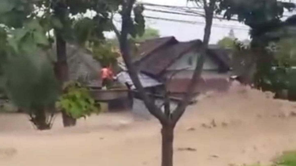 Banjir Dahsyat Rendam 11 Kecamatan di Grobogan, Jawa Tengah Ribuan Warga Mengungsi