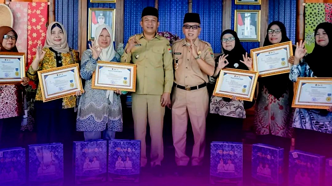 Wakil Bupati Suprayitno Berikan Bantuan dan Bingkisan kepada ASN Musi Rawas Yang Pensiun