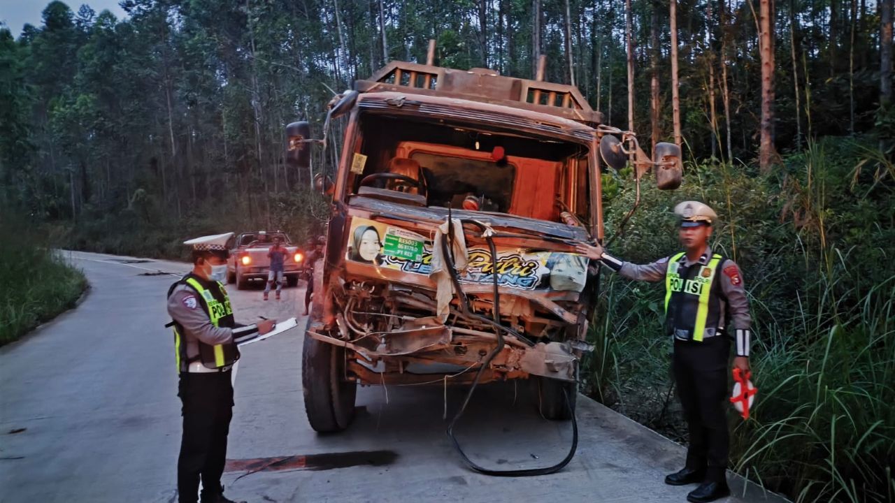 Identitas Sopir Truk Logging yang Sempat Tidak Diketahui Keberadaannya, Tabrakan di Jalur Musi Rawas - PALI