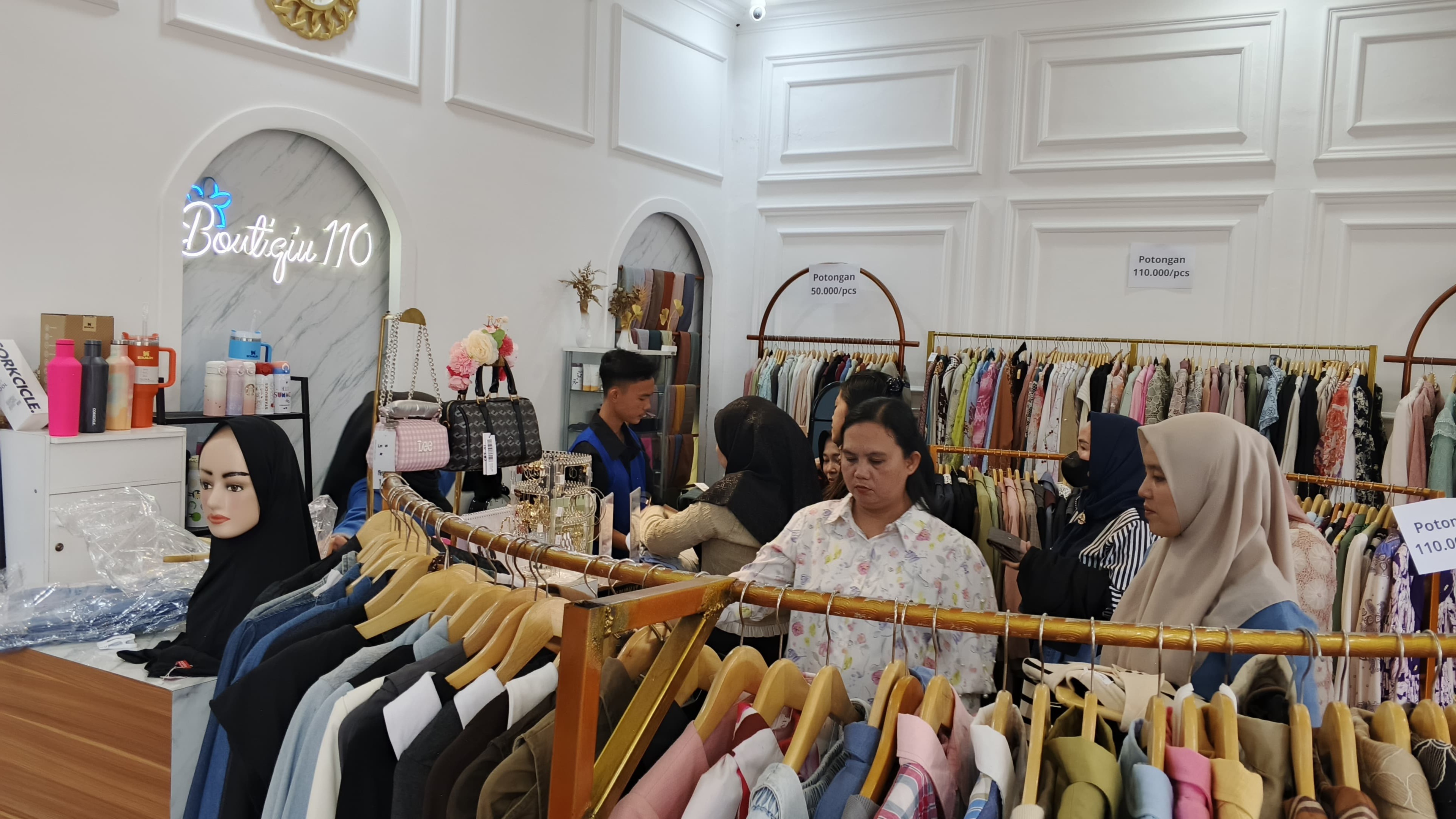 Anniversary ke-7 Tahun, Boutiqiu110 Lubuk Linggau Berikan Diskon, Buruan Mampir Banyak Produk Terbaru