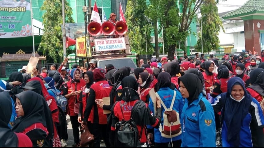 Ribuan Buruh Sumatera Selatan Tuntut UMP 2023 Naik 13 Persen, Begini Kata Wakil Gubernur