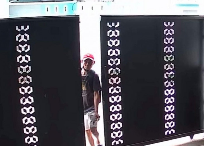 Detik-detik Maling Bobol Rumah di Watervang Lubuk Linggau Terekam CCTV, Barang Branded Hilang