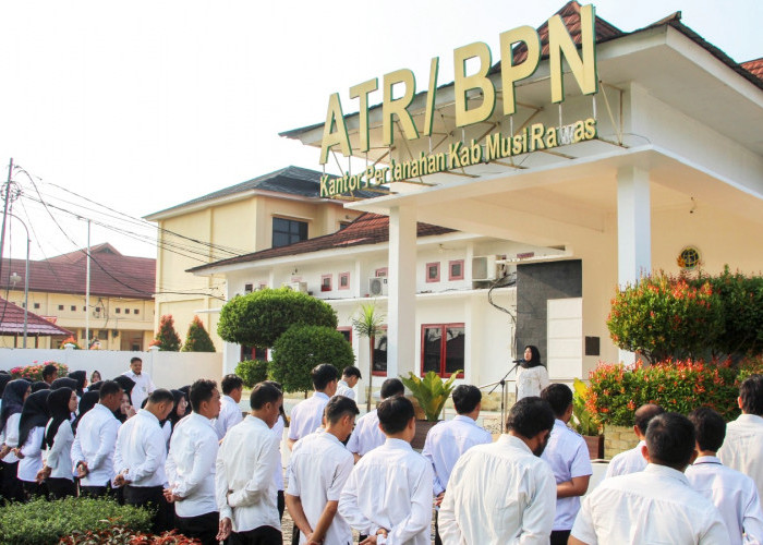 Apel Pagi Kantor Pertanahan Musi Rawas Tekankan Disiplin dan Kerapian Pegawai demi Pelayanan Prima