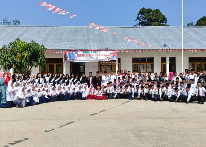 Mayor Inf (Purn) Khairul Alamsyah jadi Inspektur Upacara HUT Ke-81 RI di Ponpes Khairul Ummah Lubuk Linggau