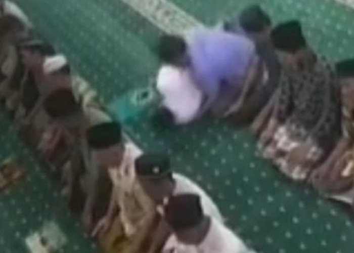 Viral di Media Sosial, Jemaah Masjid di Riau Meninggal Dalam Posisi Sujud Salat Dzuhur 