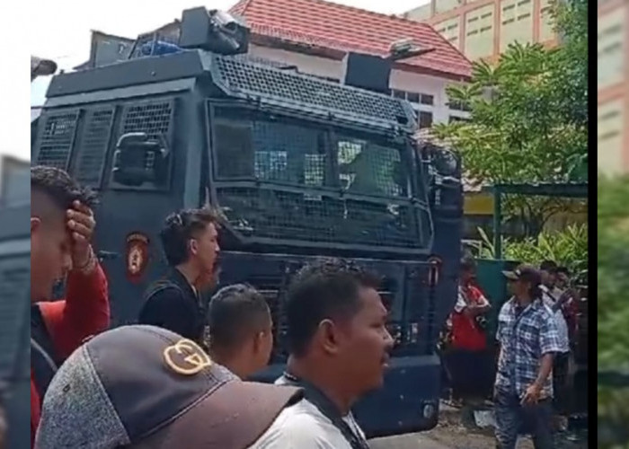 Kebakaran Belakang Koramil Lubuk Linggau, Polisi Kerahkan Mobil Water Cannon