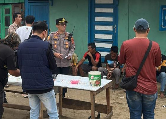 Ibu Serahkan Anak Pecandu Sabu Saat Polisi Gerebek Kampung Narkoba di SU II Palembang
