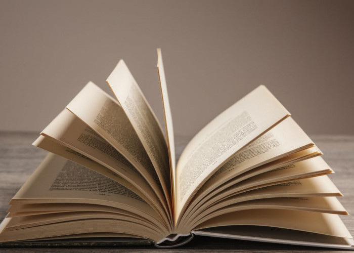 Selamat Hari Buku Sedunia, Membaca Bisa Mengurangi Stres, Ada Segudang Manfaatnya