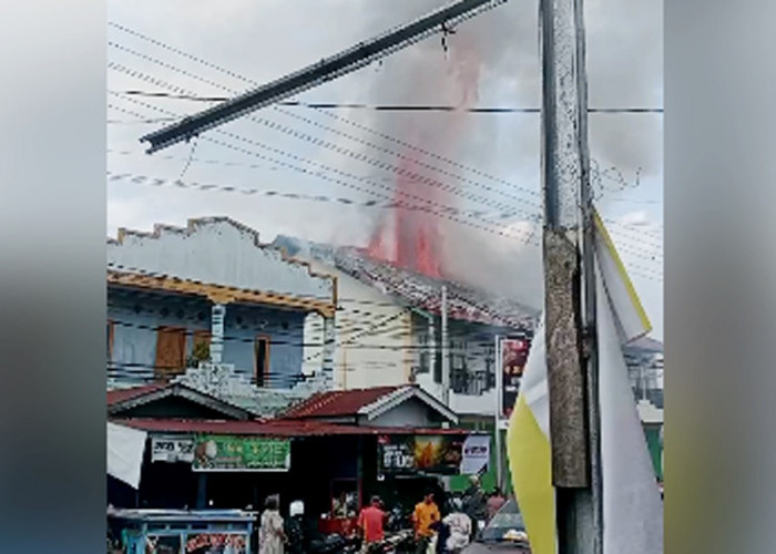 BREAKING NEWS: Gudang Logistik KPU Lubuk Linggau Terbakar