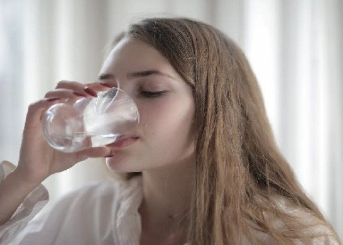 Cocok Buat yang Mau Diet, Ini 6 Manfaat Minum Air Putih yang Jarang Diketahui