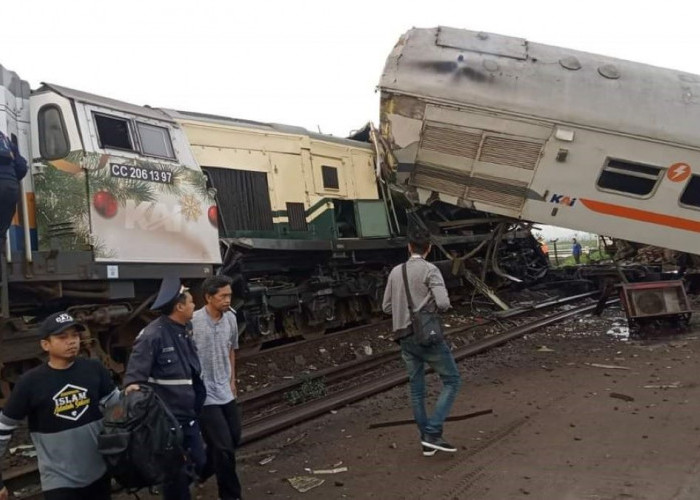 Update Korban Tewas Kecelakaan Kereta Turangga vs Commuter Line Bandung Raya Menjadi Dua Orang