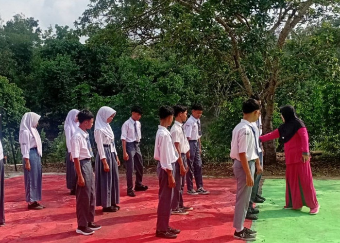 Walaupun Cuma 13 Orang, Pelajar SMA Negeri 7 Lubuk Linggau Semangat Ikuti MPLS