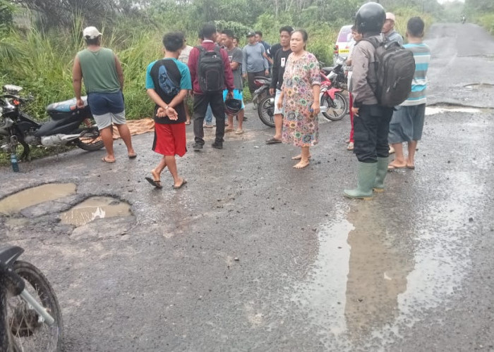 Hindari Lubang di Jalan, 2 Motor Adu Kambing, Warga Musi Rawas Tewas