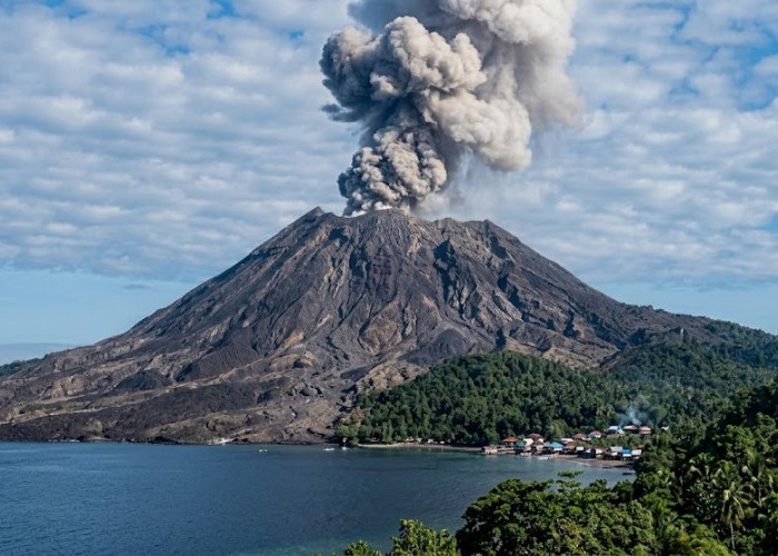 Erupsi Gunung Anak Krakatau: Ini Langkah Amankan Pernapasan Anak dari Abu Vulkanik